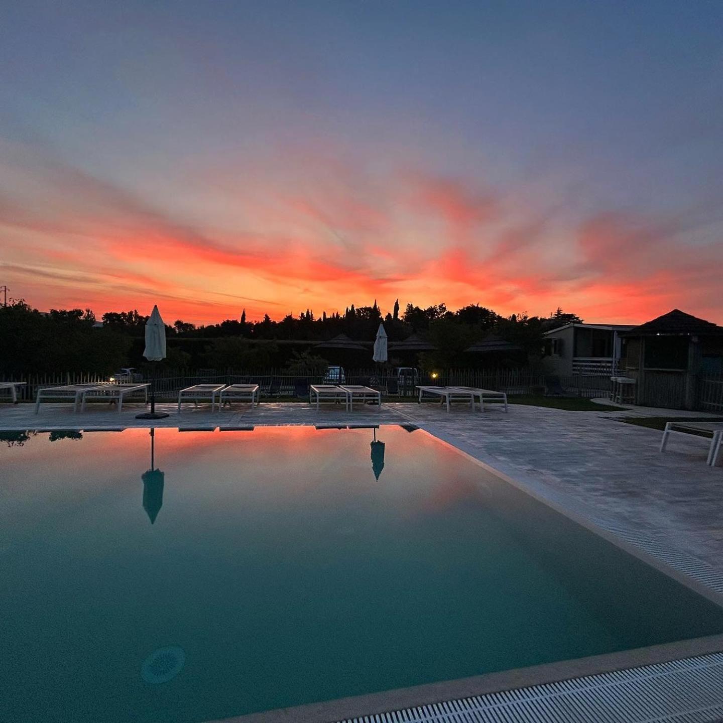 Agriturismo & Agricamping Serena Pastrengo Eksteriør billede